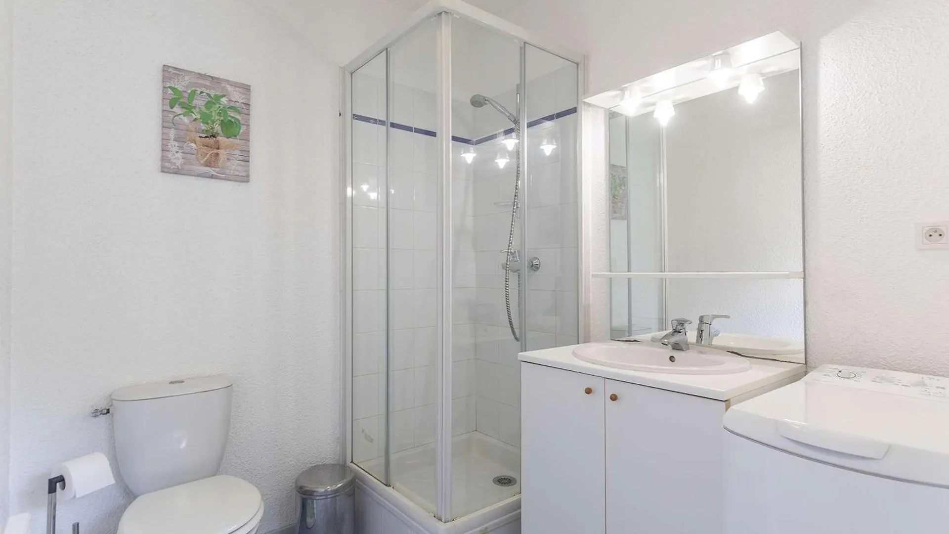 Appartement 32 M² Avec Balcon, Proche Telecabine Et Commodites, Entierement Equipe, Centre Cauterets - Fr-1-401-237 0*,  فرنسا