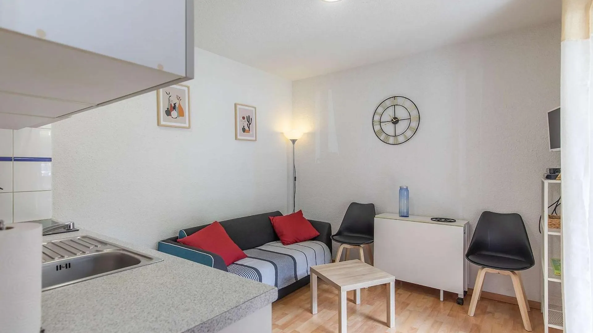 شقة Appartement 32 M² Avec Balcon, Proche Telecabine Et Commodites, Entierement Equipe, Centre Cauterets - Fr-1-401-237